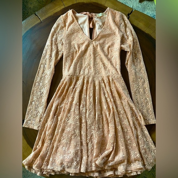 Altar’d State Elegant Pink Lace Dress with Long Sleeves/ Size Medium - Picture 1 of 7